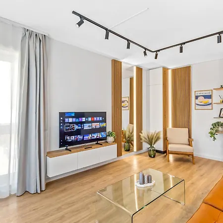 Апартаменти Luxury 3 Room Apartment - Coresi Mall Area *