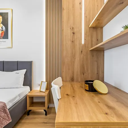 Апартаменти Luxury 3 Room Apartment - Coresi Mall Area *