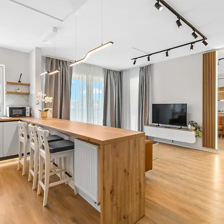 Luxury 3 Room Apartment - Coresi Mall Area